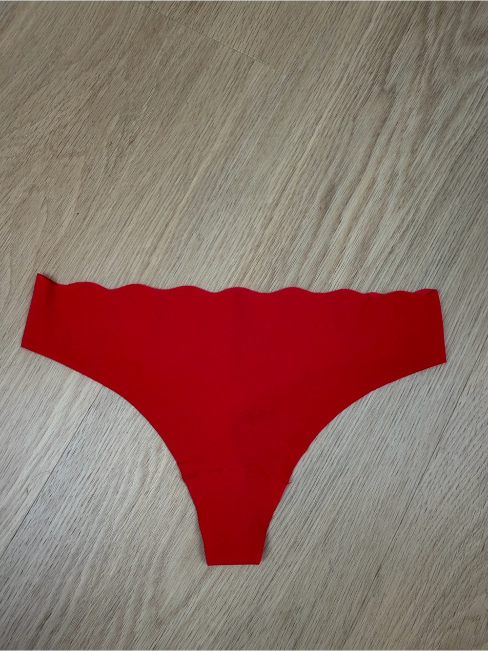 Very Sexy by Victoria's Secret Scalloped Thong Panty M